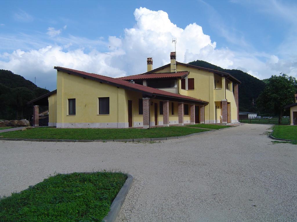 L' Antico Casale Villa Le Marmore Bagian luar foto