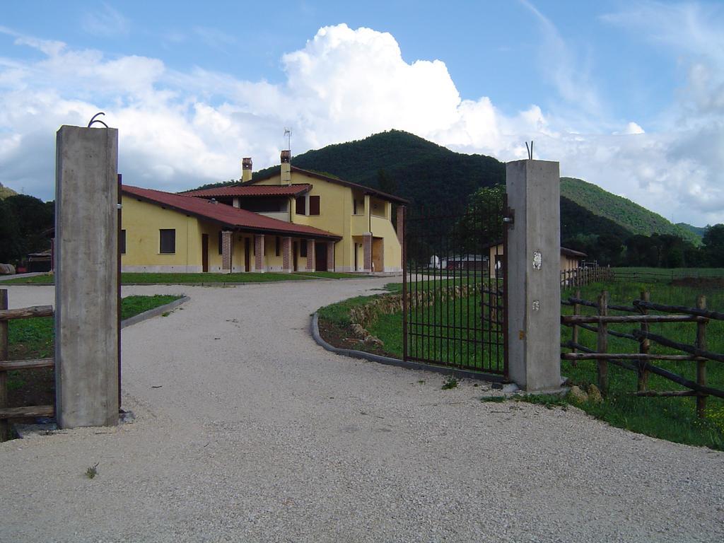 L' Antico Casale Villa Le Marmore Bagian luar foto